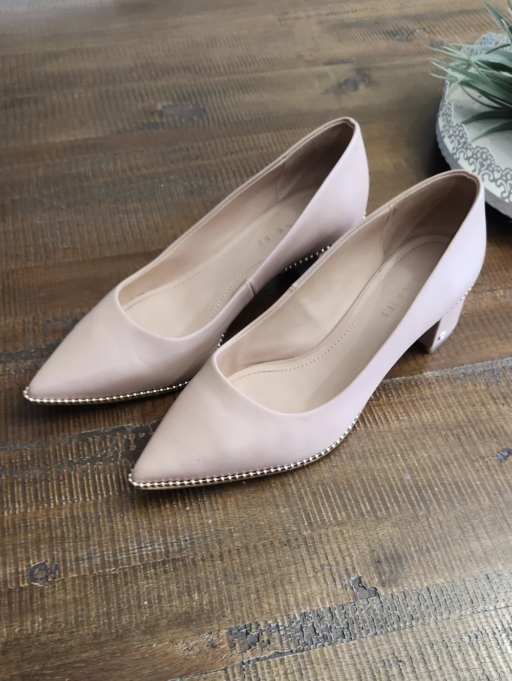 COACH Willa Pumps Pointed Toe Low Block Heel in Blush SIZE 8.5